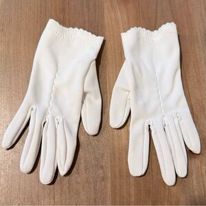 Vintage 1950’s women’s white nylon gloves
